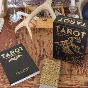 TAROT CARDS & CASE